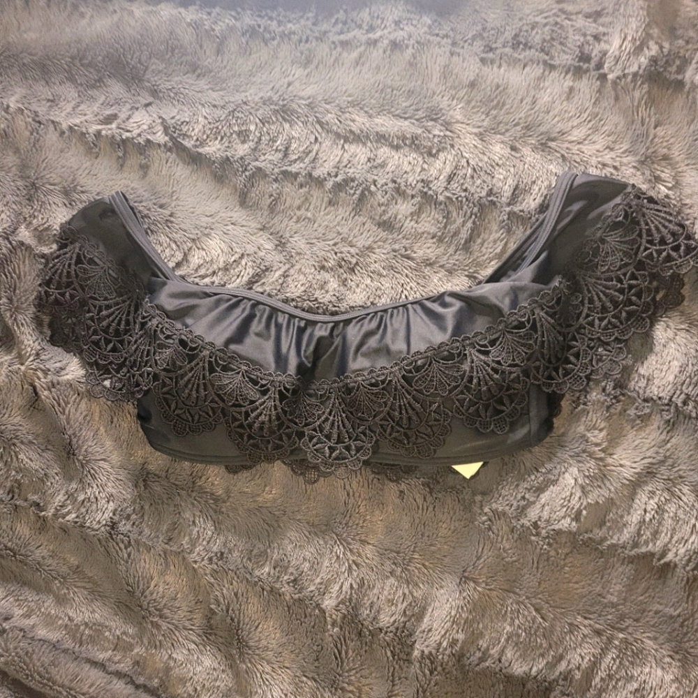 Hollister bathing suit top